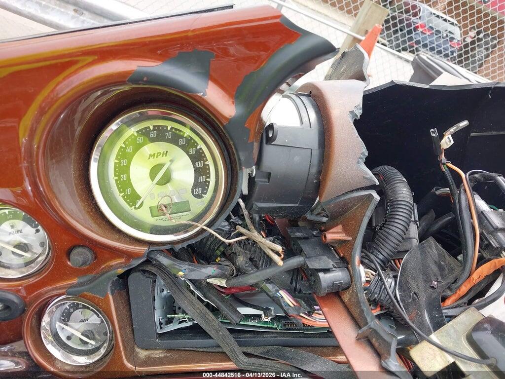 1HD1PR817AB952418 2010 HARLEY-DAVIDSON FLHTCUSE5 photo no. 7