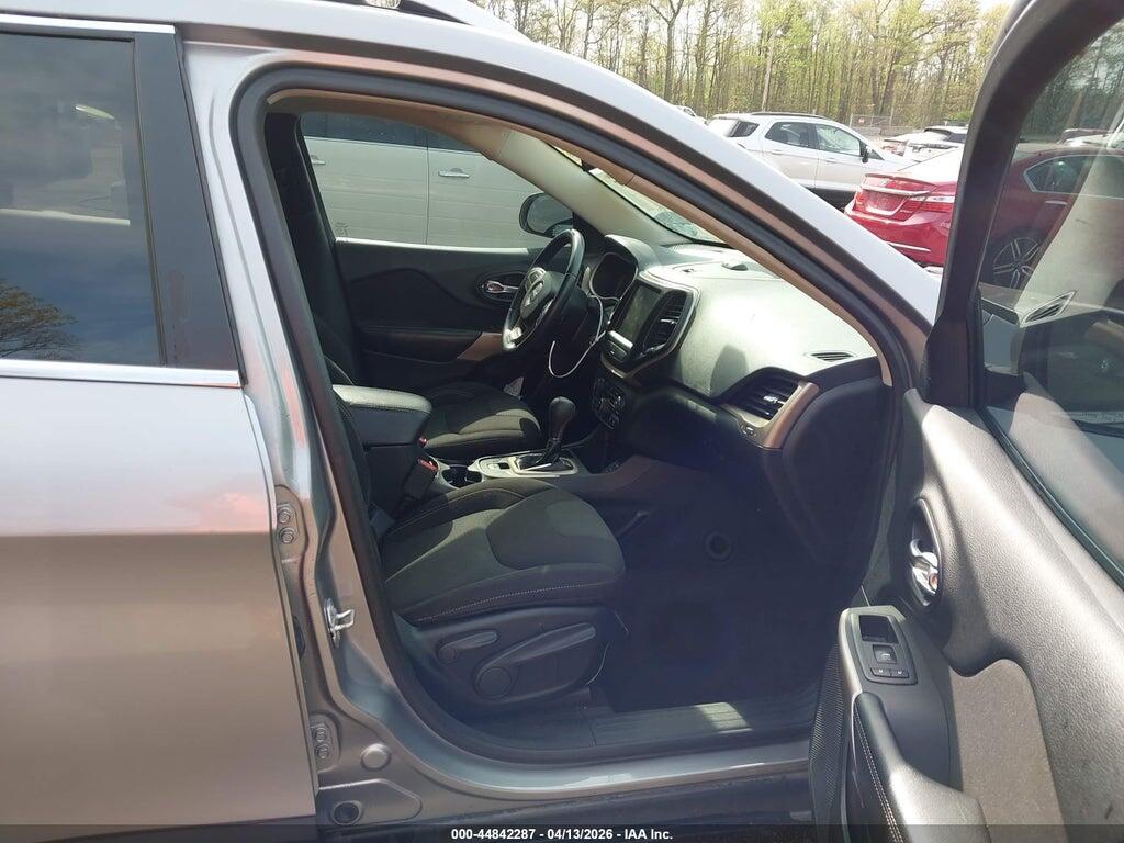 1C4PJLCB4HW603584 2017 JEEP CHEROKEE photo no. 5