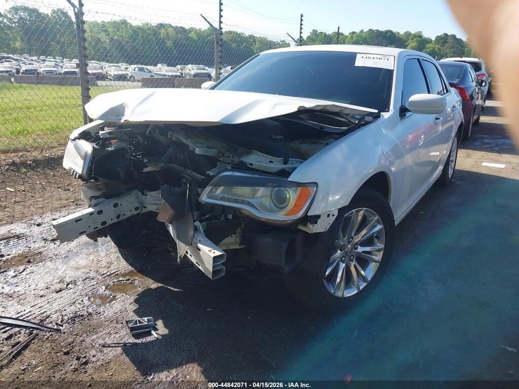 2C3CCAAG6DH735819 2013 CHRYSLER 300 photo no. 6