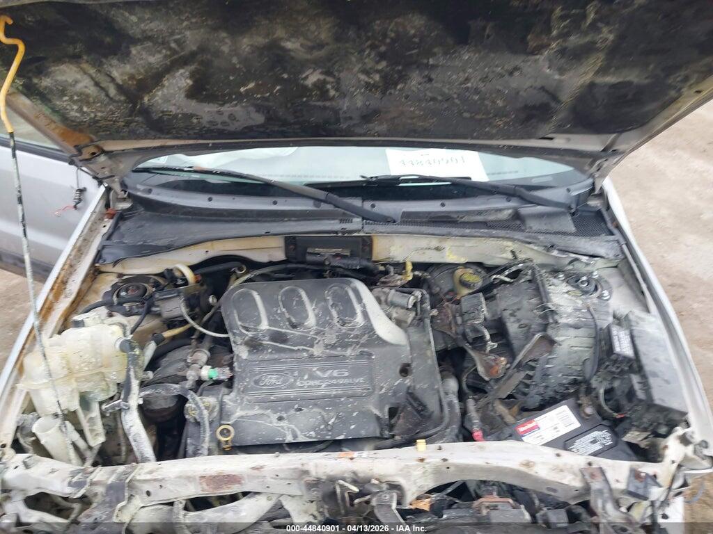 1FMCU041X2KB00422 2002 FORD ESCAPE photo no. 10