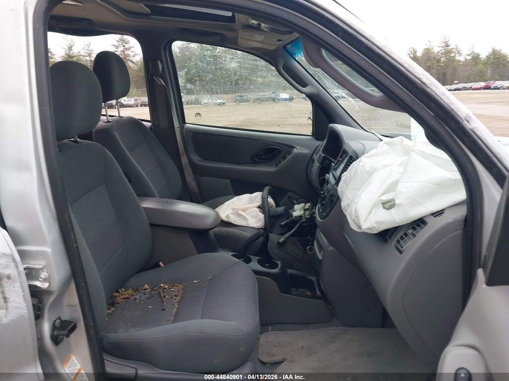 1FMCU041X2KB00422 2002 FORD ESCAPE photo no. 5