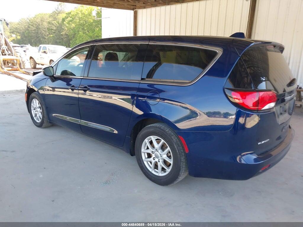 2C4RC1CG5LR243410 2020 CHRYSLER VOYAGER photo no. 3