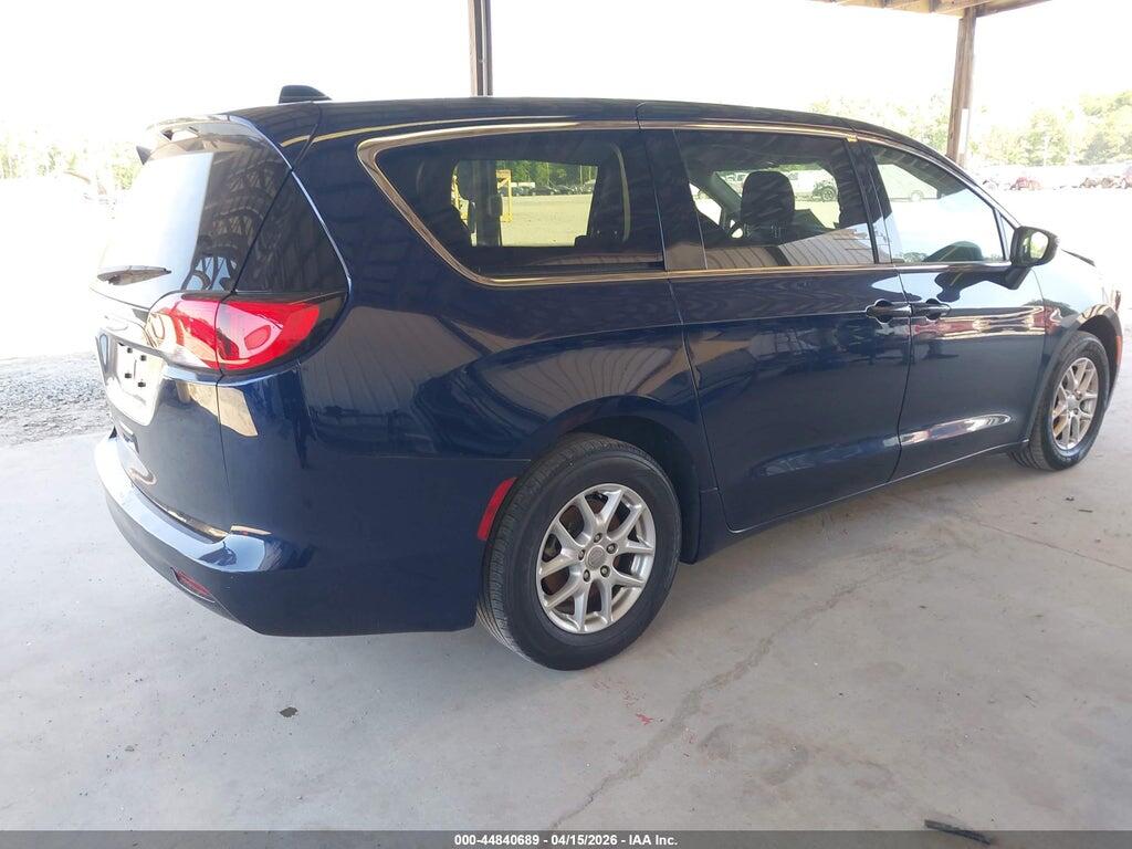 2C4RC1CG5LR243410 2020 CHRYSLER VOYAGER photo no. 4