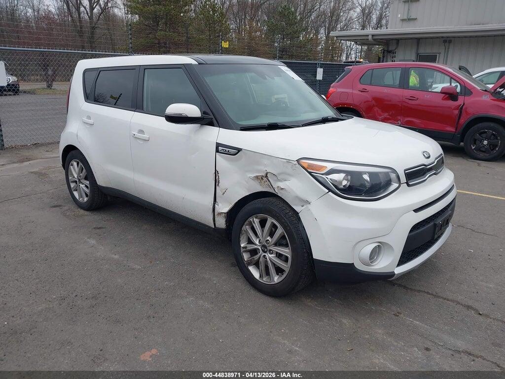 KNDJP3A58H7420944 2017 KIA SOUL photo no. 1