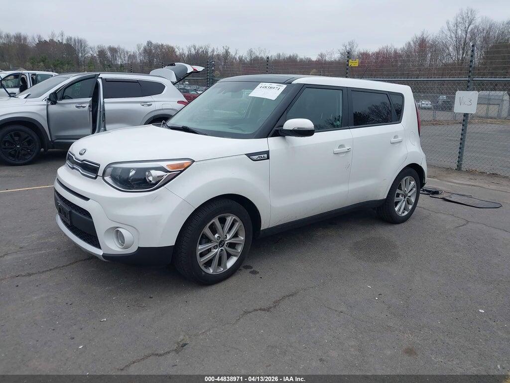 KNDJP3A58H7420944 2017 KIA SOUL photo no. 2