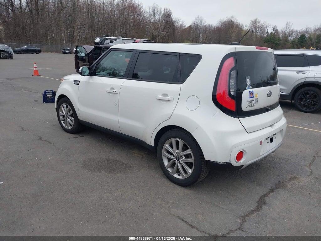KNDJP3A58H7420944 2017 KIA SOUL photo no. 3