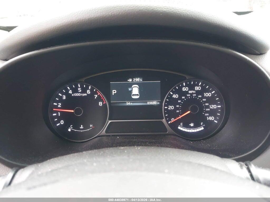 KNDJP3A58H7420944 2017 KIA SOUL photo no. 7