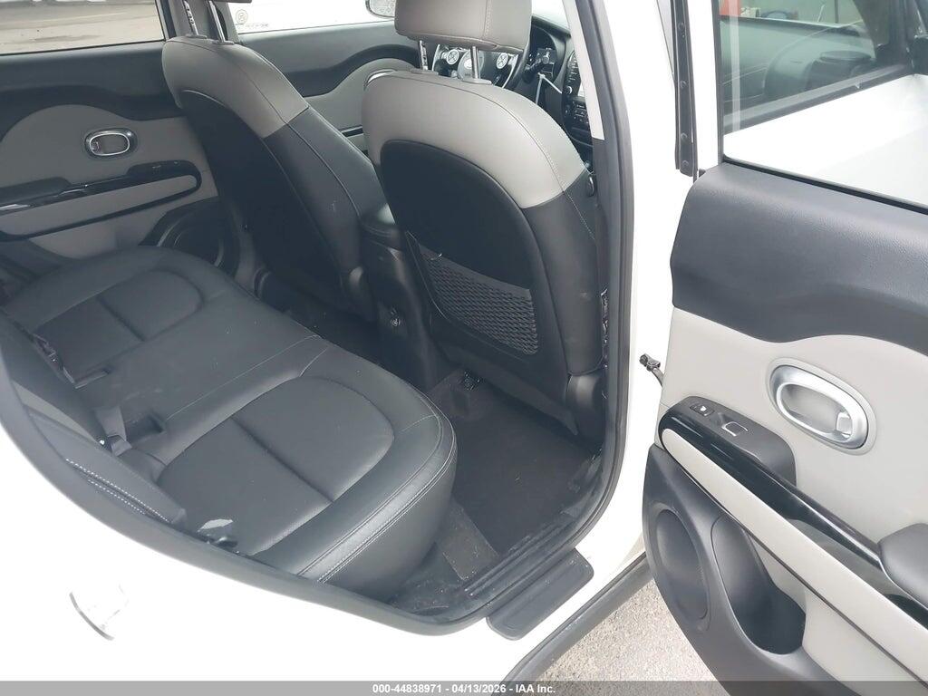 KNDJP3A58H7420944 2017 KIA SOUL photo no. 8