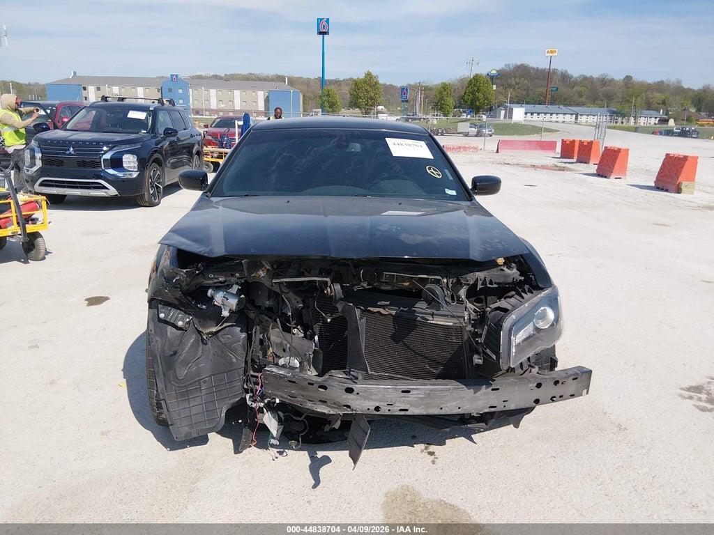 2C3CCAGG6HH597616 2017 CHRYSLER 300 photo no. 12