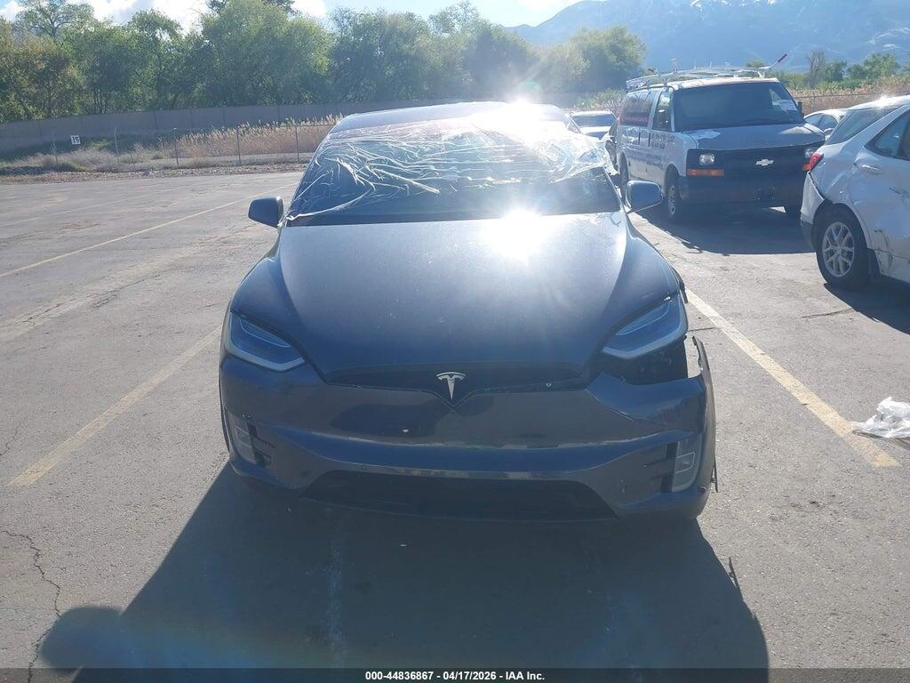 5YJXCAE43GFS00745 2016 TESLA MODEL X photo no. 12