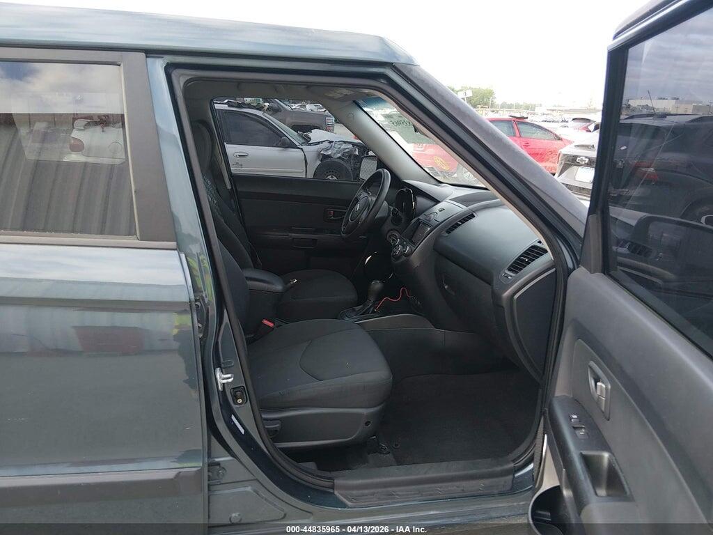 KNDJT2A26B7294876 2011 KIA SOUL photo no. 5