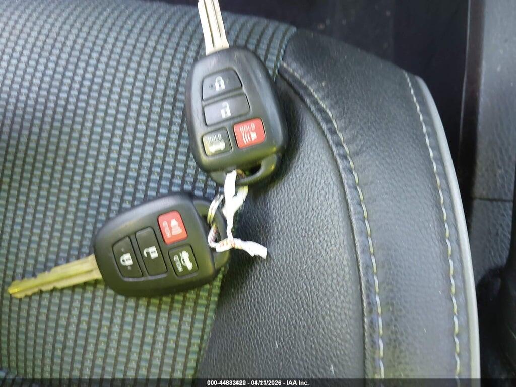 2T1BURHE7FC479422 2015 TOYOTA COROLLA photo no. 11