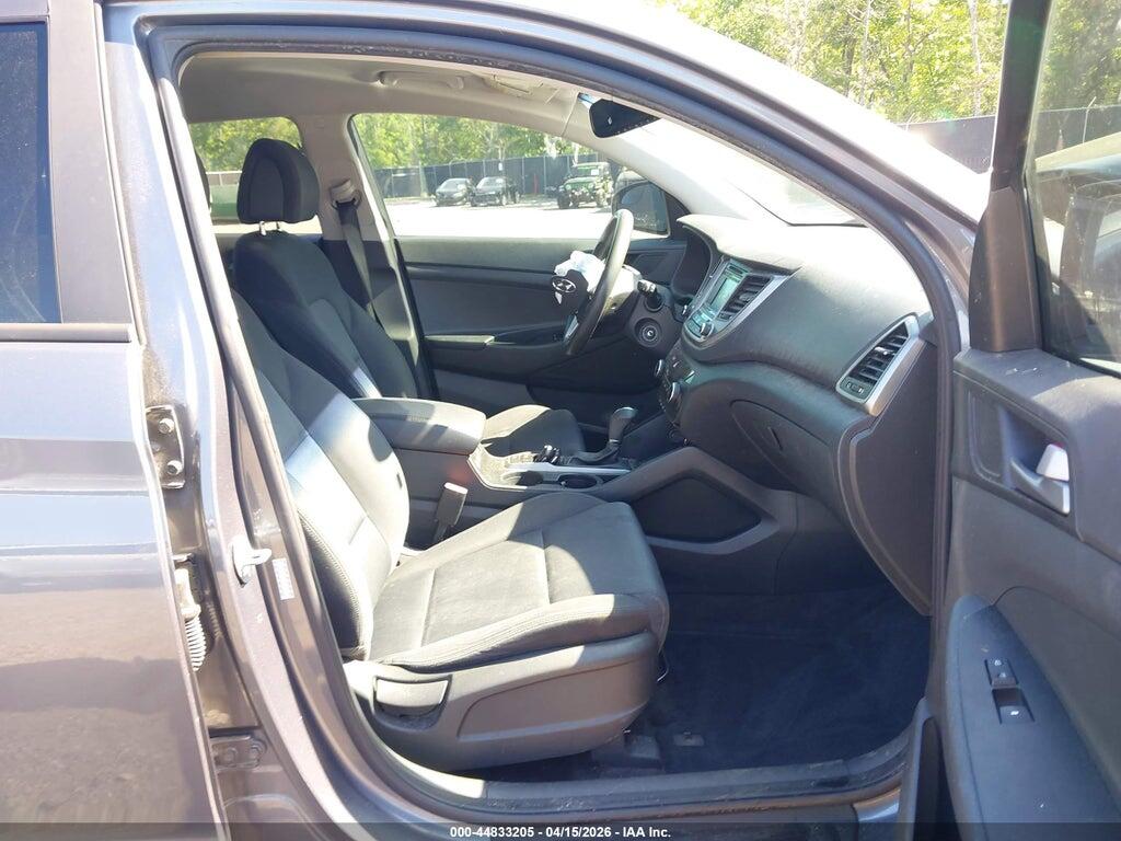 KM8J33A4XHU477307 2017 HYUNDAI TUCSON photo no. 5