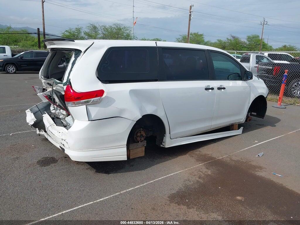 5TDZK3DC3DS358364 2013 TOYOTA SIENNA photo no. 4