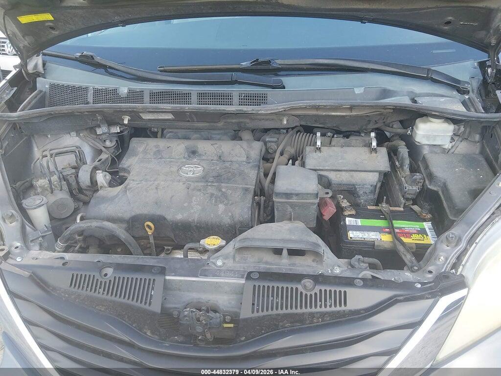5TDKK3DC3BS032109 2011 TOYOTA SIENNA photo no. 10