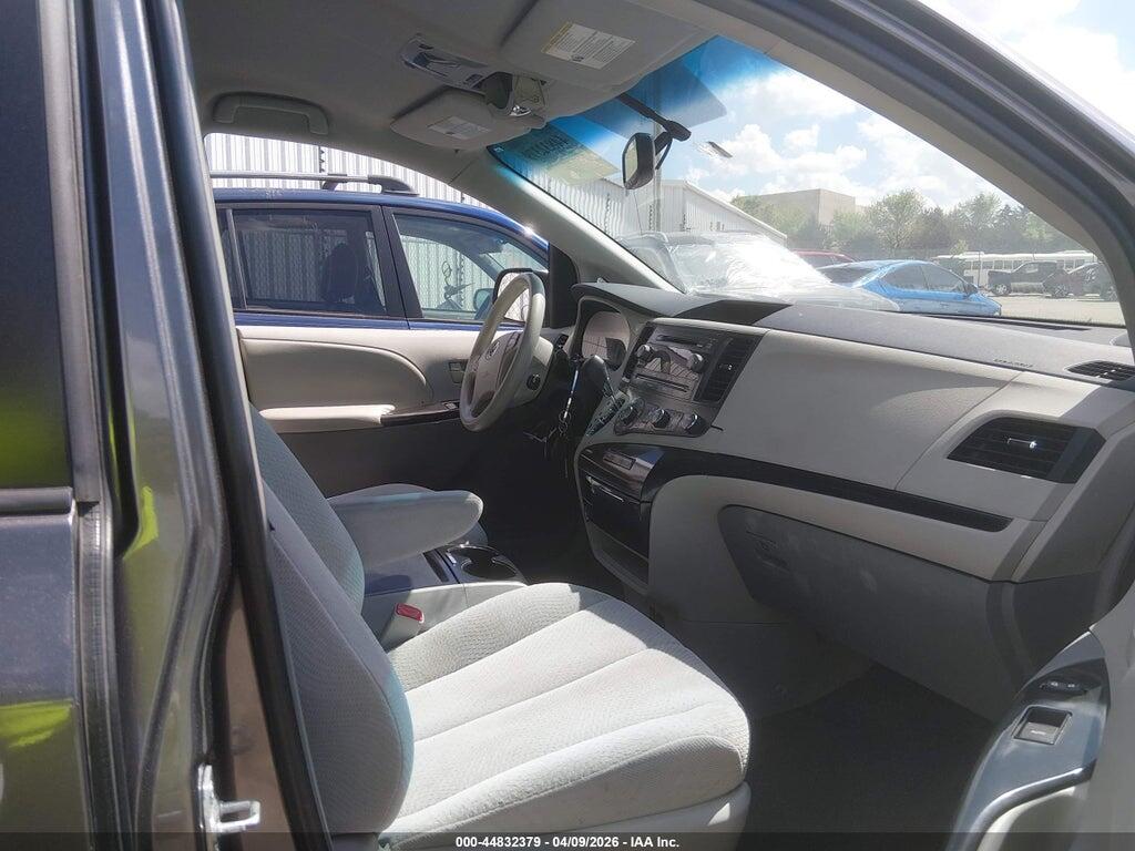 5TDKK3DC3BS032109 2011 TOYOTA SIENNA photo no. 5