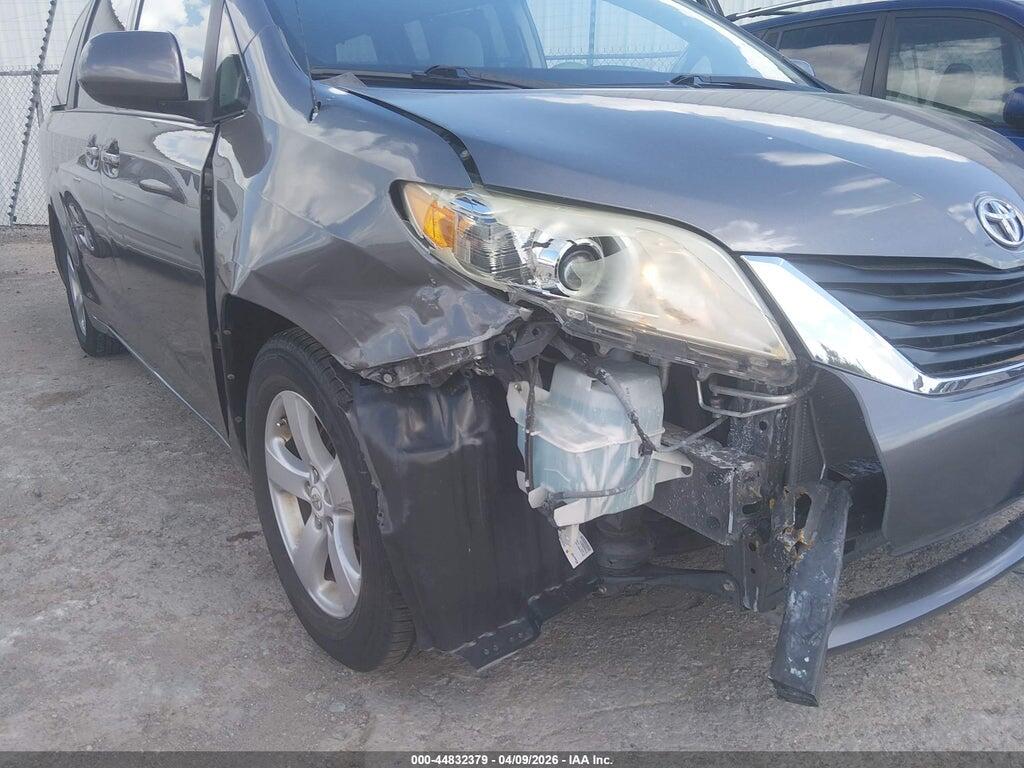 5TDKK3DC3BS032109 2011 TOYOTA SIENNA photo no. 6