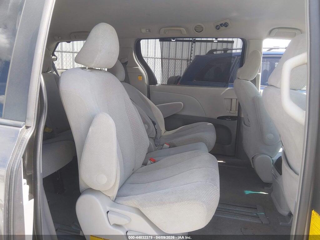 5TDKK3DC3BS032109 2011 TOYOTA SIENNA photo no. 8