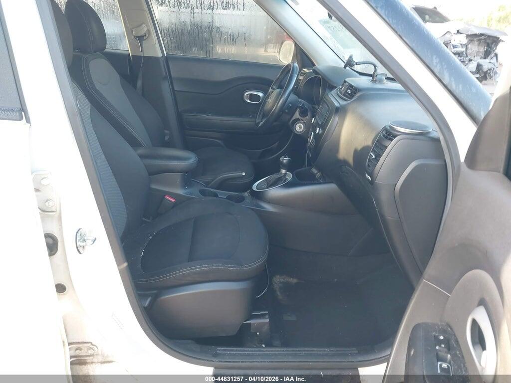 KNDJP3A53H7435416 2017 KIA SOUL photo no. 5