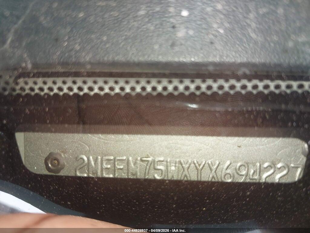 2MEFM75WXYX694227 2000 MERCURY GRAND MARQUIS photo no. 9