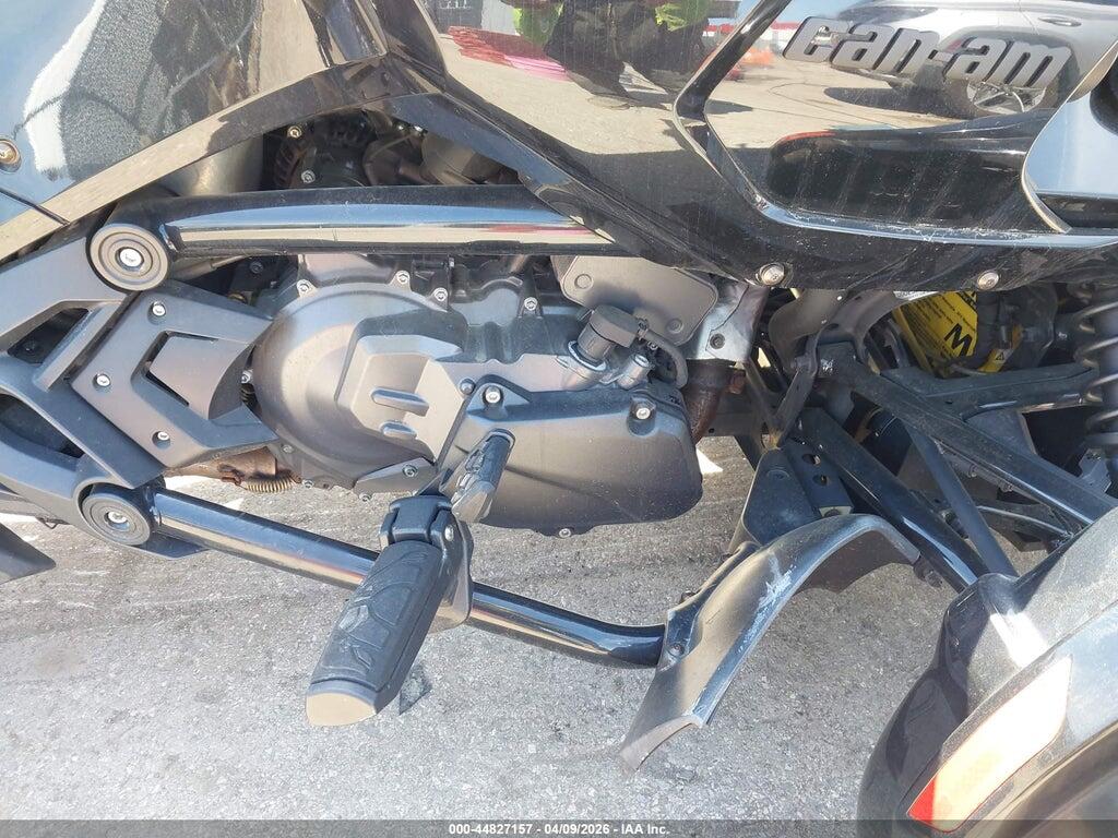 2BXRDDE28MV000005 2021 CAN-AM SPYDER ROADSTER photo no. 8