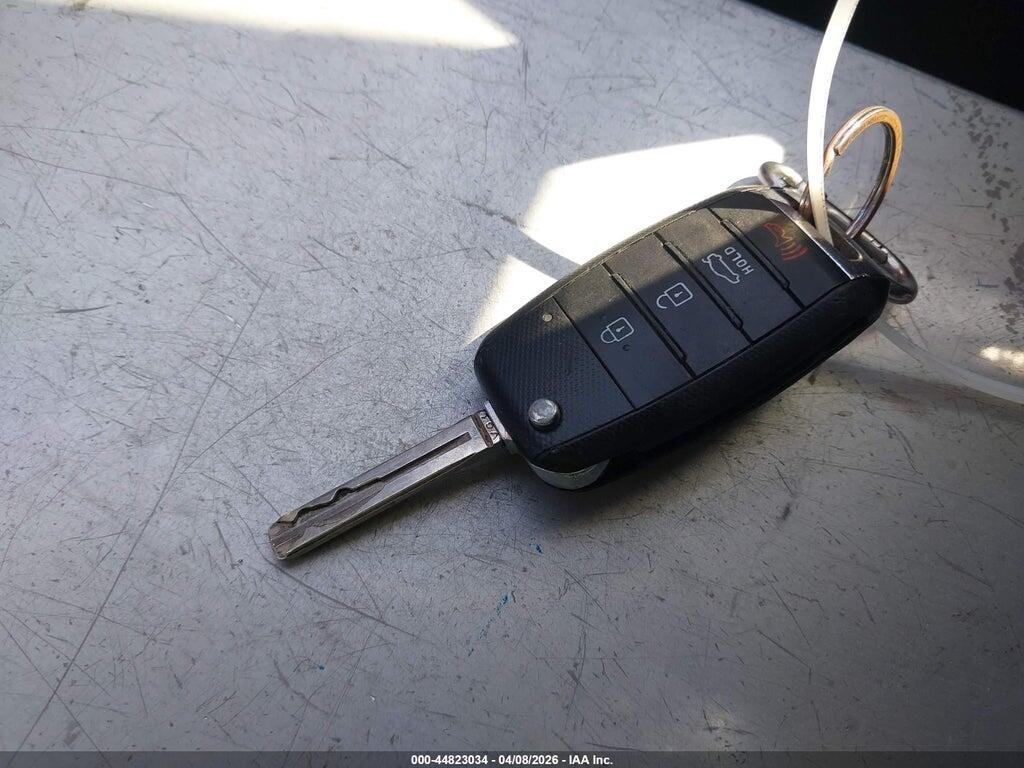KNADM4A39H6038208 2017 KIA RIO photo no. 11