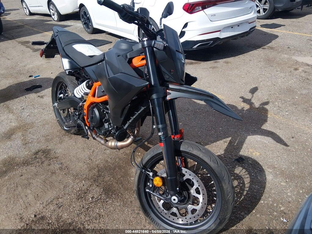 2026 KTM 690 MD2J2J404TN206146