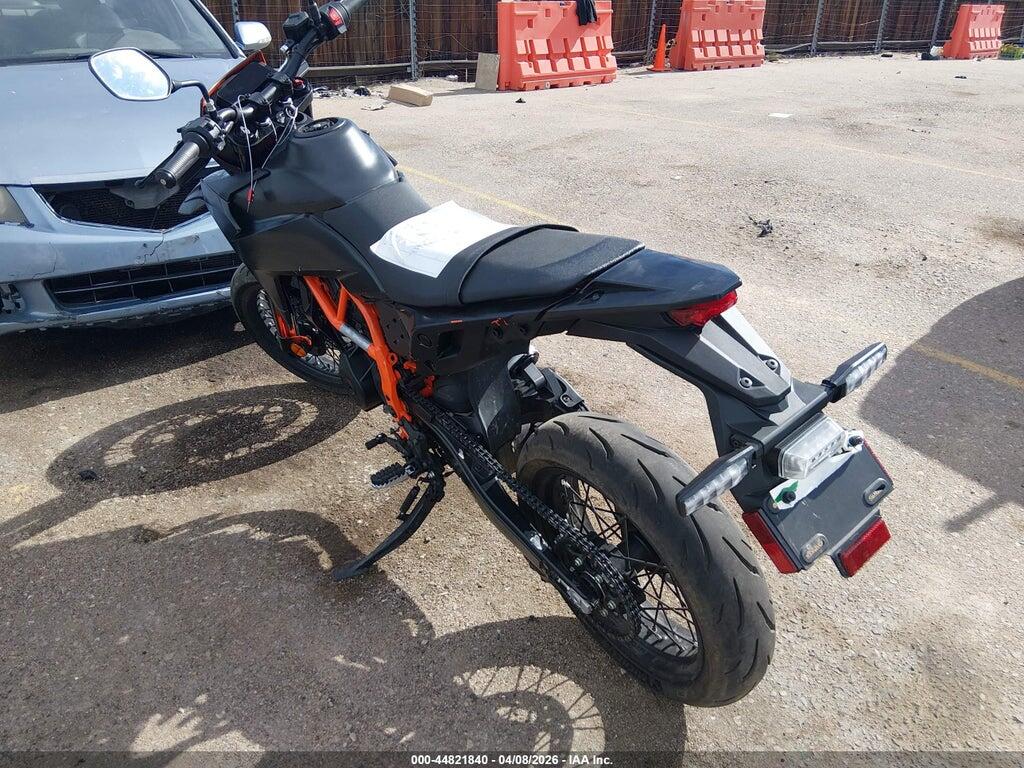 MD2J2J404TN206146 2026 KTM 690 photo no. 3