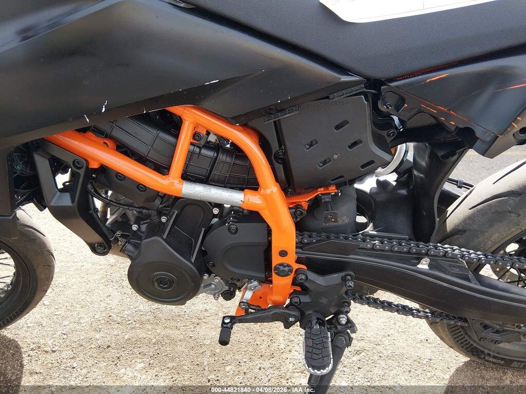 MD2J2J404TN206146 2026 KTM 690 photo no. 9