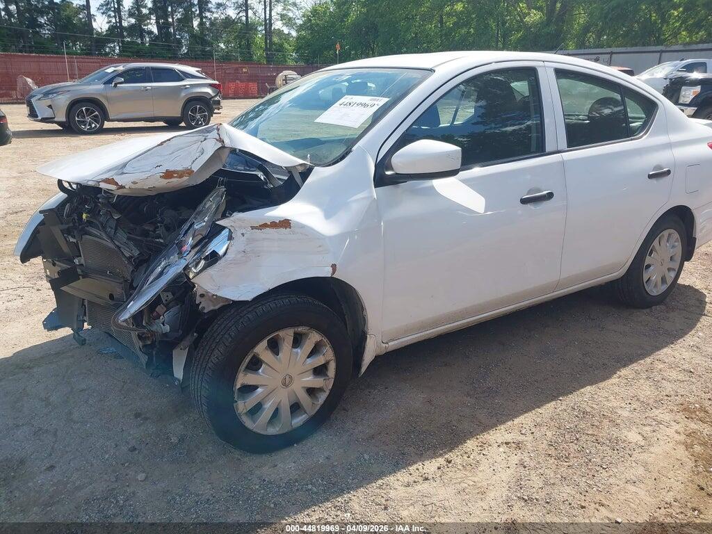 3N1CN7AP9JL800936 2018 NISSAN VERSA photo no. 2