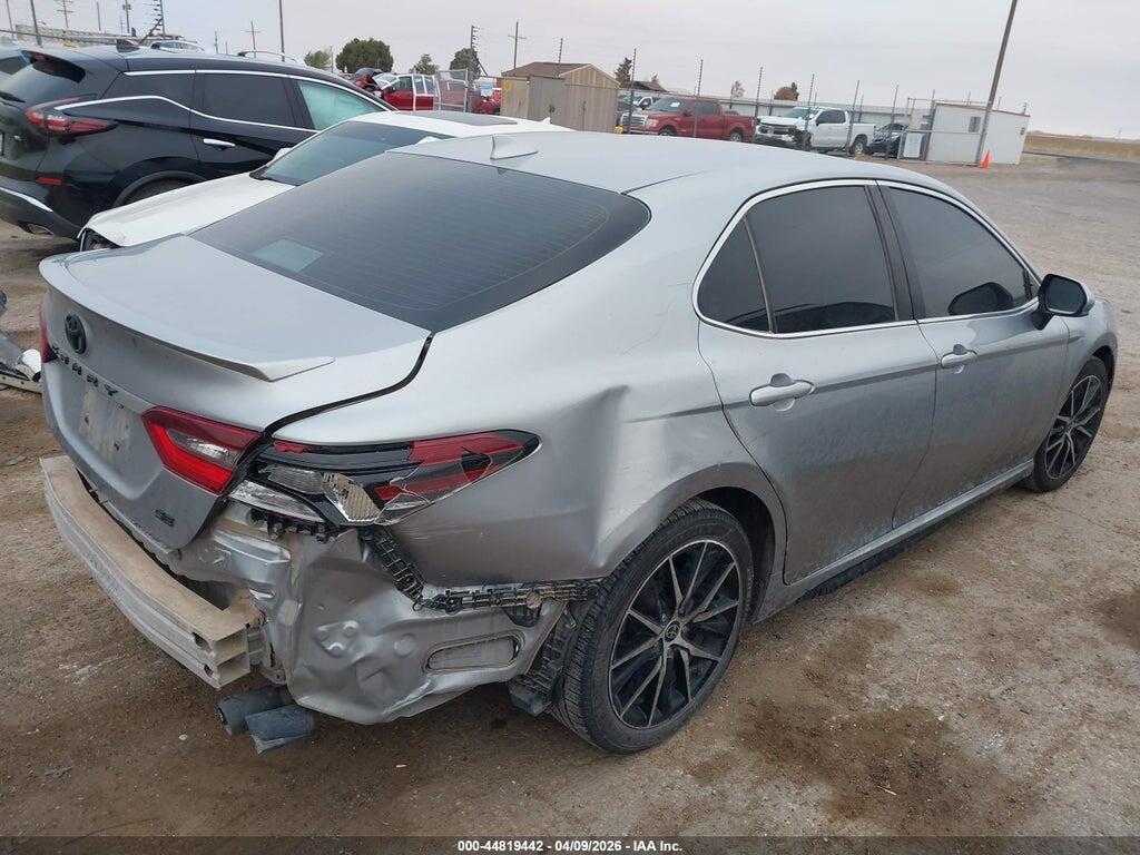4T1G11AK8MU614645 2021 TOYOTA CAMRY photo no. 4
