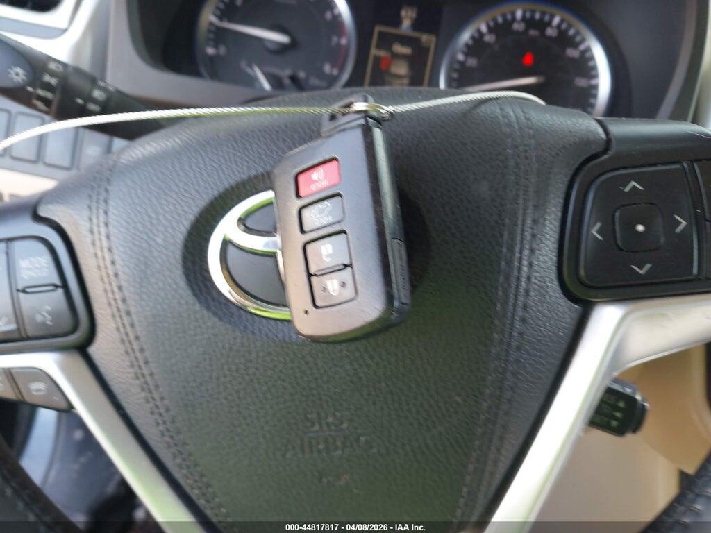 5TDKKRFH3GS155752 2016 TOYOTA HIGHLANDER photo no. 11