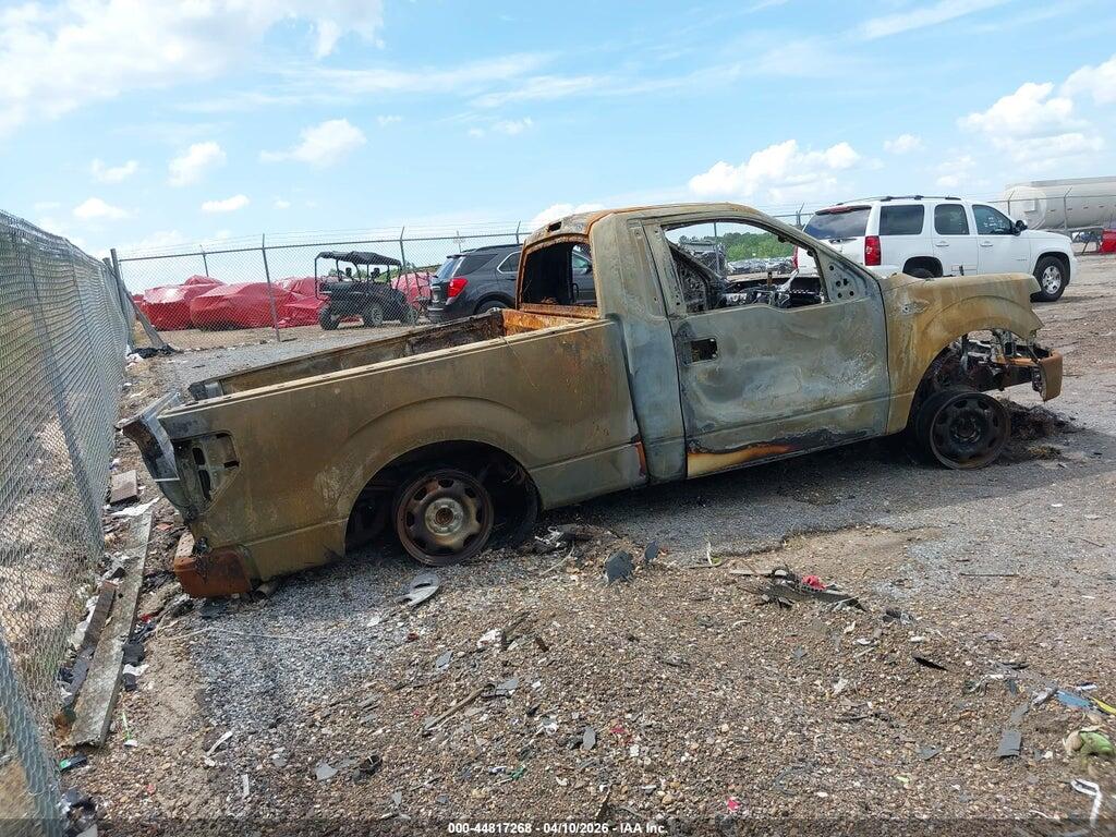 1FTMF1CW1AKC32750 2010 FORD F-150 photo no. 4