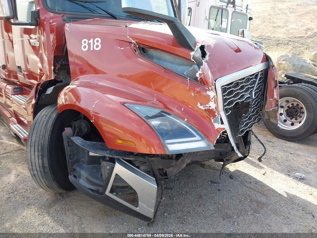 4V4NC9EH8LN228517 2020 VOLVO VNL photo no. 11