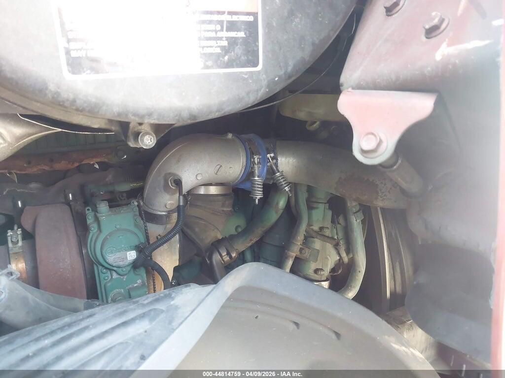 4V4NC9EH8LN228517 2020 VOLVO VNL photo no. 9