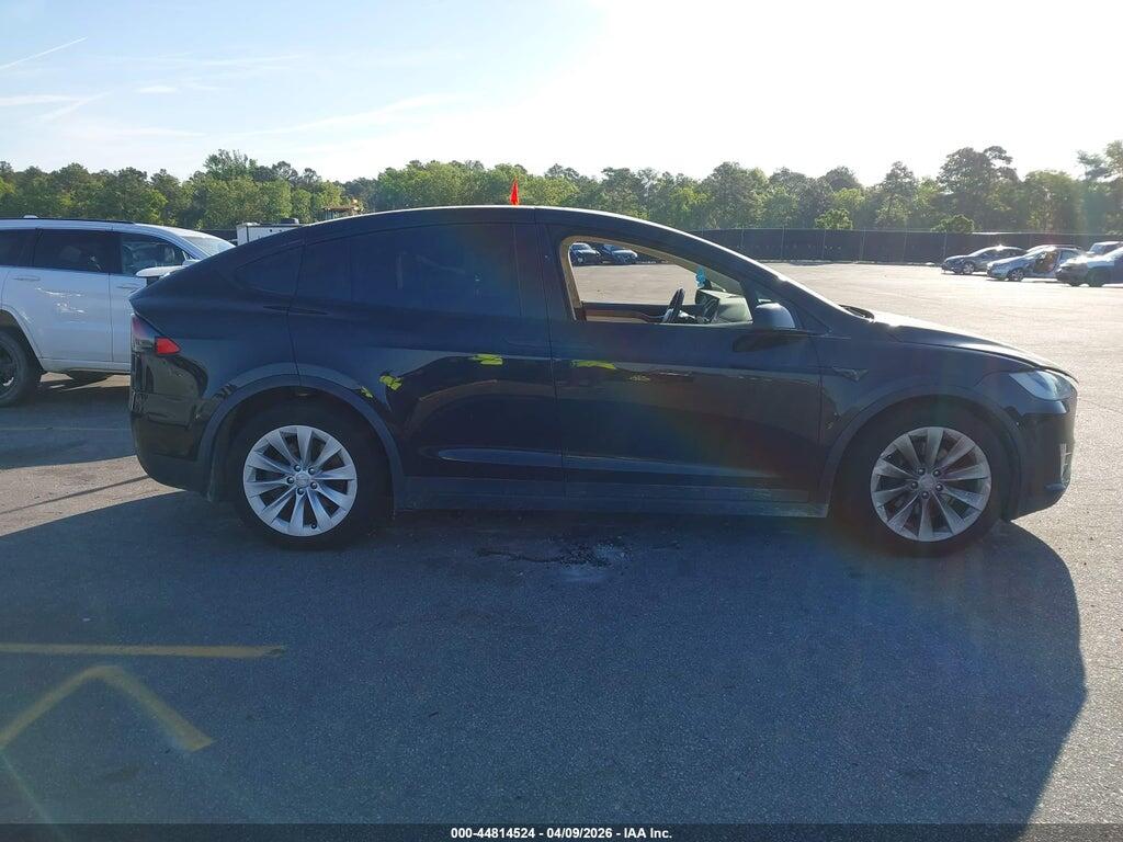5YJXCBE27HF060964 2017 TESLA MODEL X photo no. 12