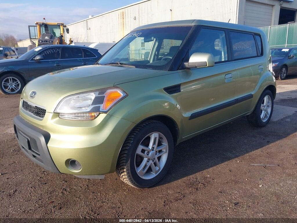 KNDJT2A23A7032280 2010 KIA SOUL photo no. 2