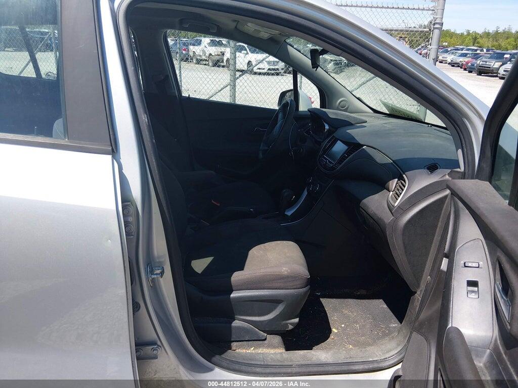 3GNCJKSB6HL259747 2017 CHEVROLET TRAX photo no. 5