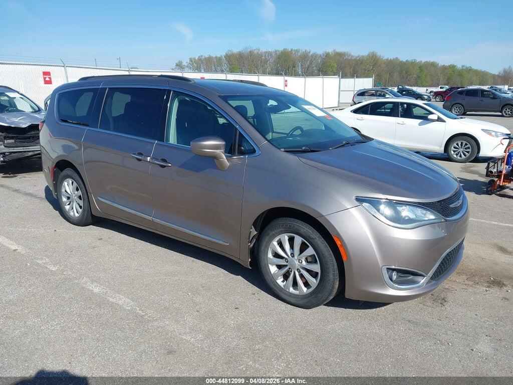 2C4RC1BG8HR535626 2017 CHRYSLER PACIFICA photo no. 1
