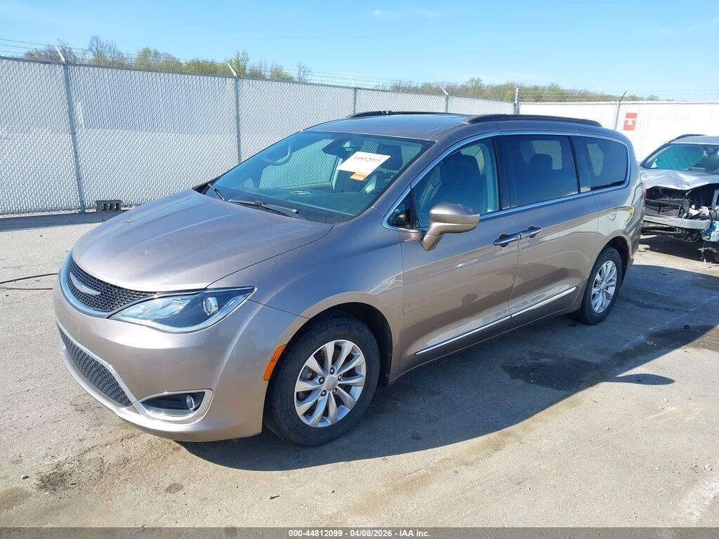 2C4RC1BG8HR535626 2017 CHRYSLER PACIFICA photo no. 2