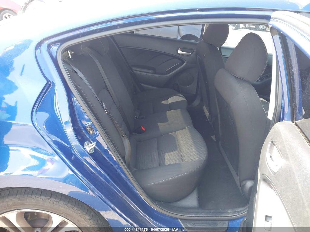 3KPFK4A75HE068885 2017 KIA FORTE photo no. 8