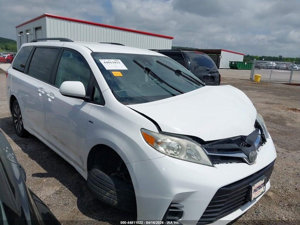 5TDJZ3DC8JS194274 2018 TOYOTA SIENNA photo no. 1
