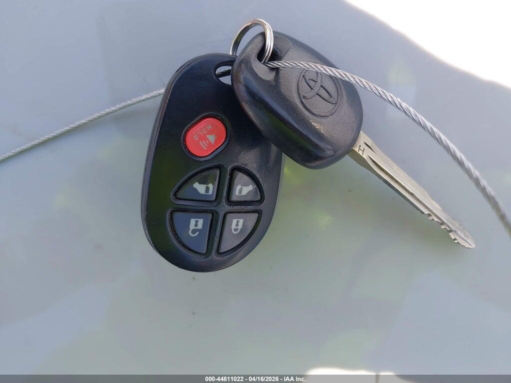 5TDJZ3DC8JS194274 2018 TOYOTA SIENNA photo no. 11