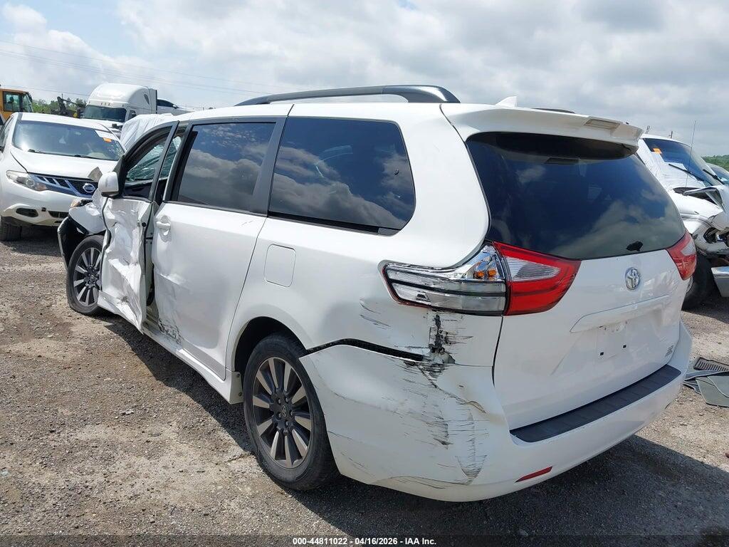 5TDJZ3DC8JS194274 2018 TOYOTA SIENNA photo no. 3