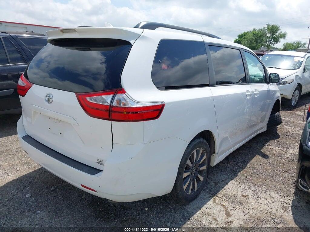 5TDJZ3DC8JS194274 2018 TOYOTA SIENNA photo no. 4