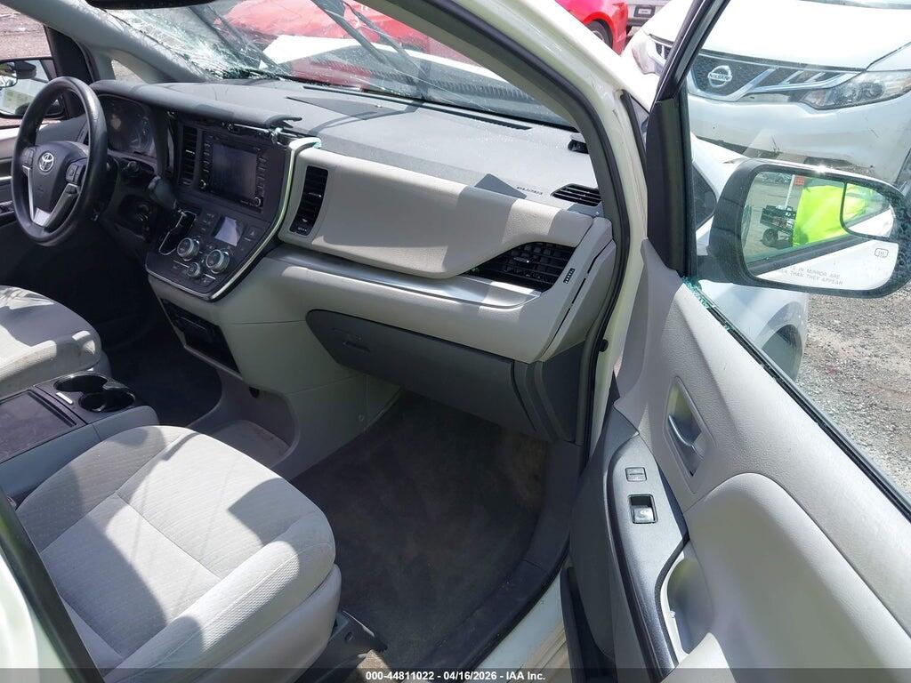 5TDJZ3DC8JS194274 2018 TOYOTA SIENNA photo no. 5