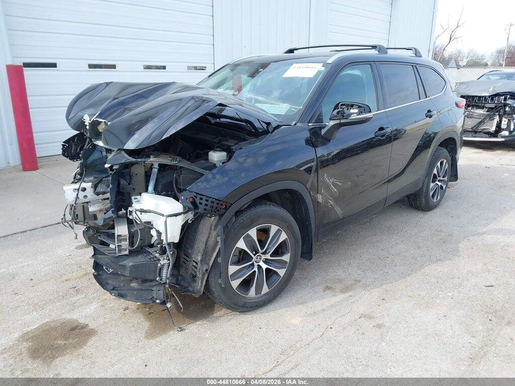 5TDGZRAH9MS515983 2021 TOYOTA HIGHLANDER photo no. 2