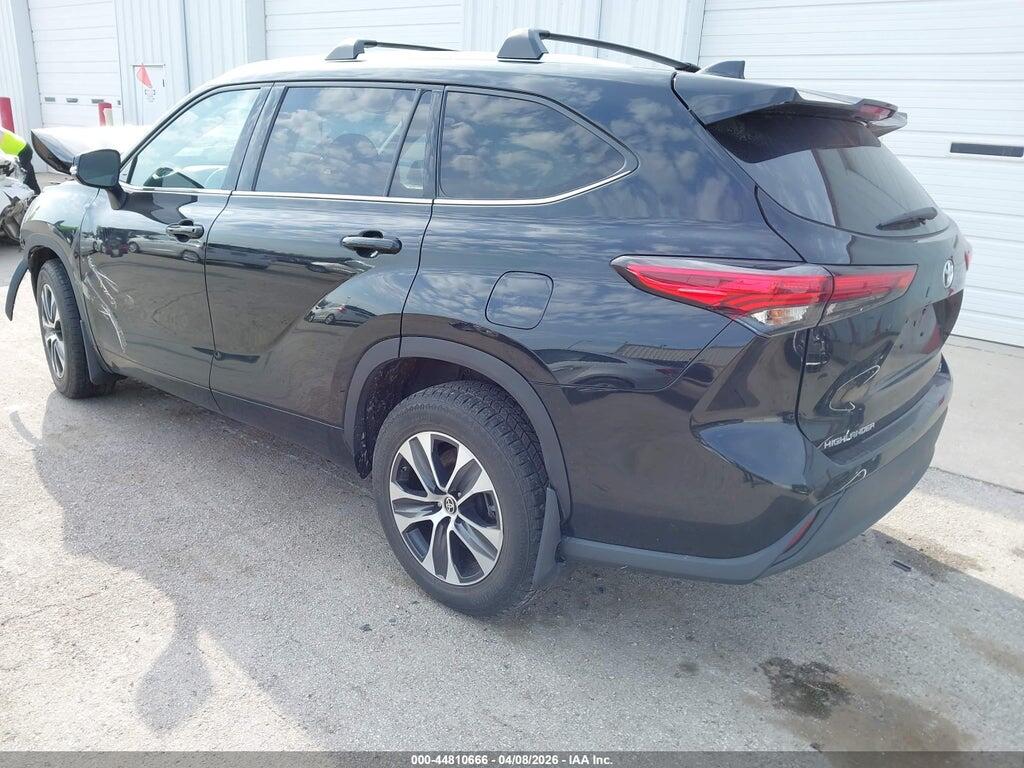 5TDGZRAH9MS515983 2021 TOYOTA HIGHLANDER photo no. 3