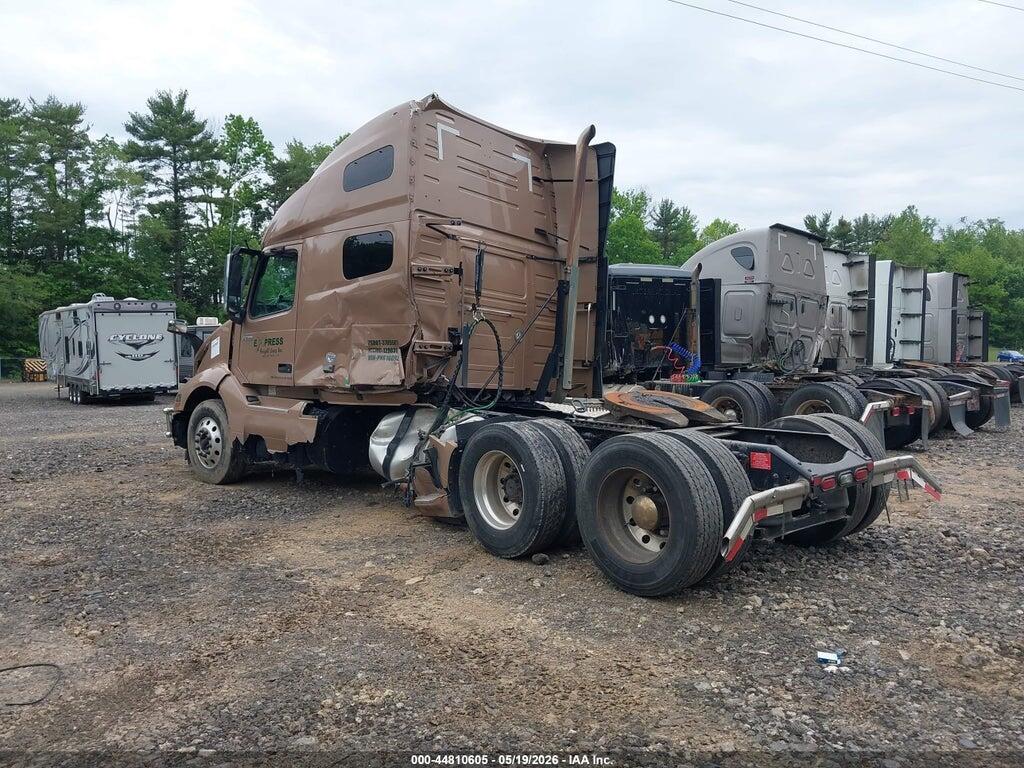 4V4NC9EH8PN616093 2023 VOLVO VNL photo no. 3