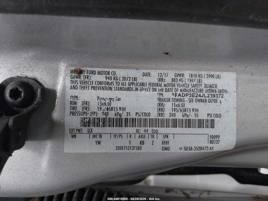 1FADP3E24JL239372 2018 FORD FOCUS photo no. 9